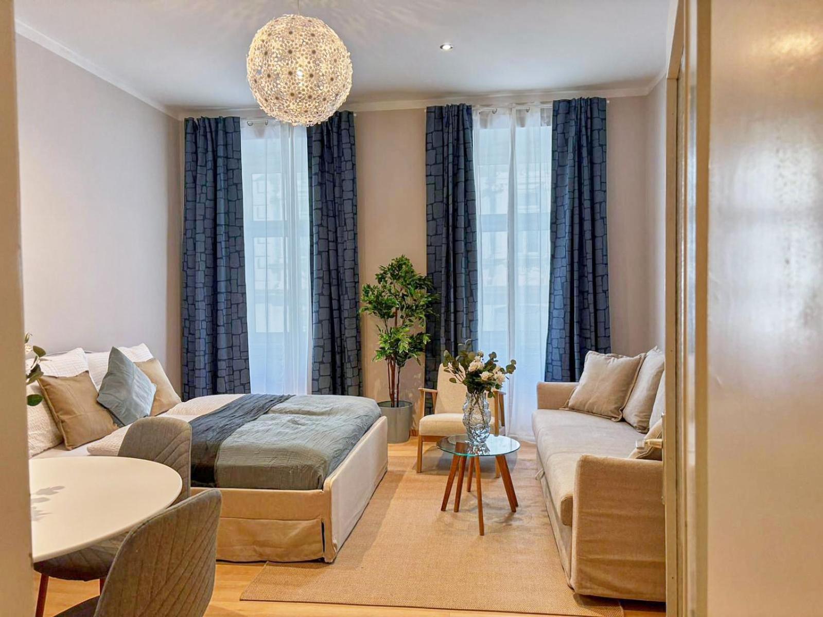 Spacious And Near Metro I Close To Parks I Akh Apartament *