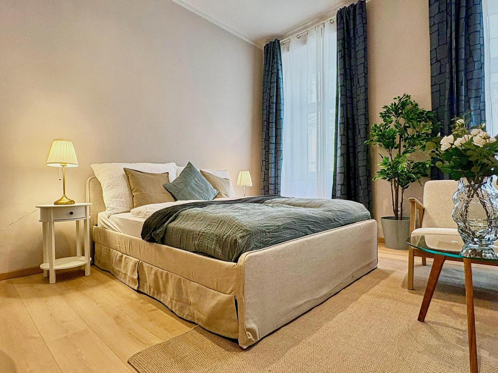 Spacious And Near Metro I Close To Parks I Akh Wiedeń